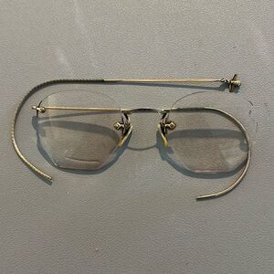 Antique Glasses READ